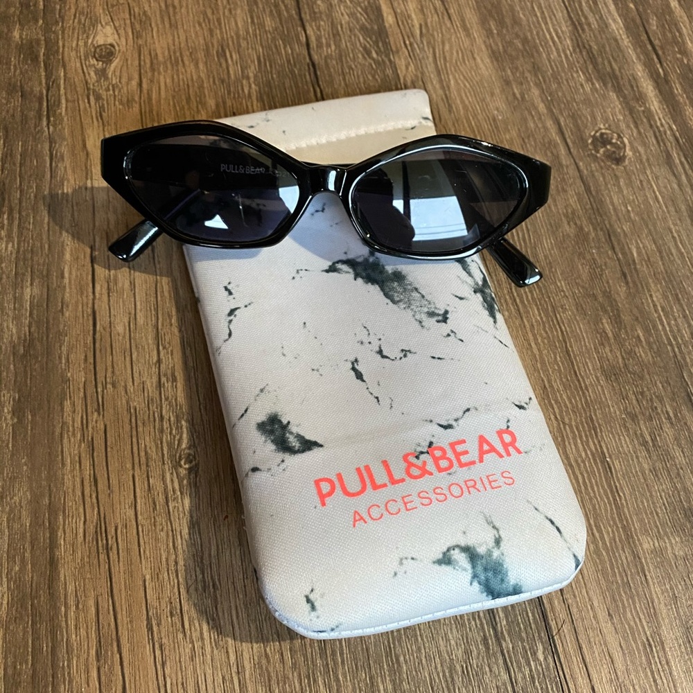 Pull & Bear Vintage style sunglasses.